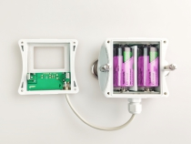 Holder for 3.6 V lithium battery with magnets